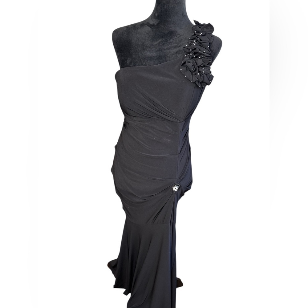 Betsy & Adam Black One Shoulder Ruched Gown Rhinestone Detail Size M - Picture 10 of 16